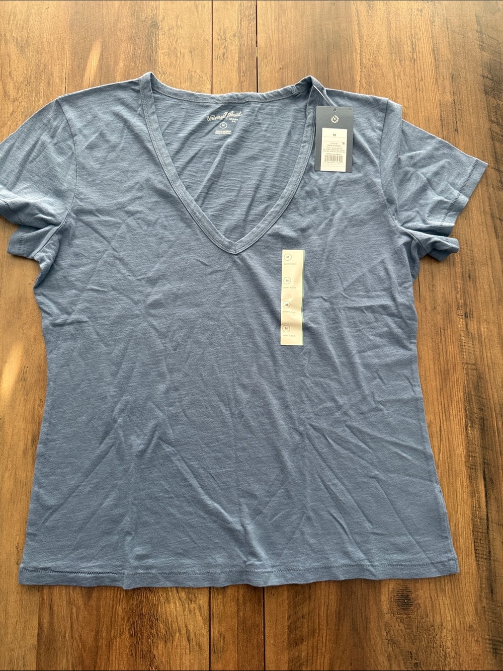 Universal Thread Women's Short Sleeve V-Neck Tee in Light Blue